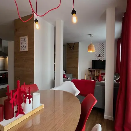 Rouge Canneberge -8 Personnes- 84m2 Vue Degagee Setaz